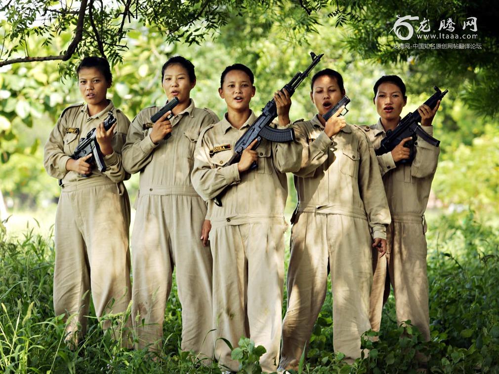印度女兵厉害了 训练场上亮这些绝活[图集] - 图说世界 - 龙腾网